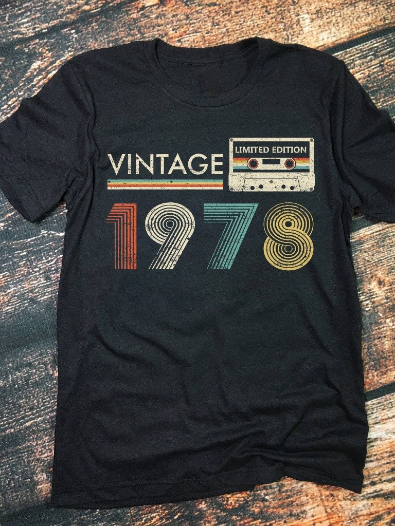 Vintage Classic 1978 V7, Birthday Gift Shirt, 43rd Birthday Vintage Shirt, Gift For Her For Him Unisex T-Shirt KM0904